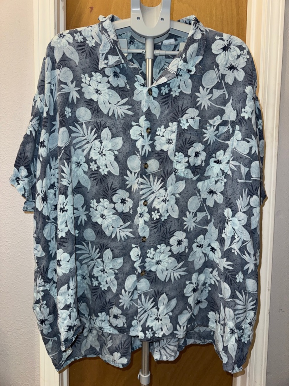 Men's Floral Short-Sleeve Button-Down Shirt, Blue Tropical Flowers, Hawaiian 4X